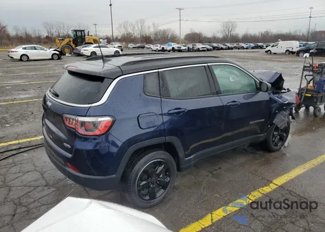 2018 Jeep Compass Latitude z USA, uszkodzony, nr VIN 3C4NJDBB9JT253198